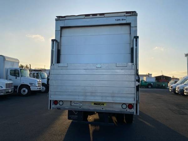 2017 International 4300 SBA 4X2 - Photo 6
