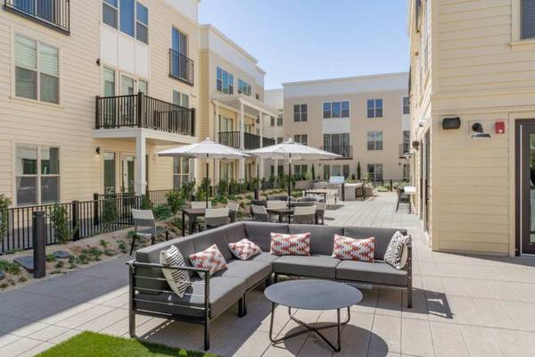 $3,815 / 2br - 1215ft2 - 2/BD, 2/BA - Corner Location w/ Creek View! Come By Today! (hercules, pinole, san pablo, el sob)63682761518979124