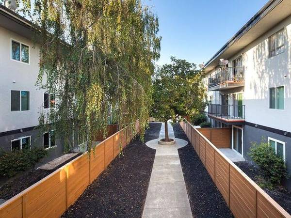 $3,250 / 3br - 1130ft2 - Elevate Your Lifestyle, Hayward's Best Kept Secret! 8 WEEKS FREE* (hayward / castro valley)63658079596419123