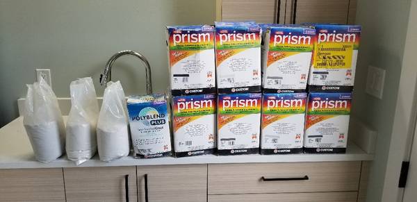 Tile grout - 9 half full boxes, 3 full bags - various colors 1