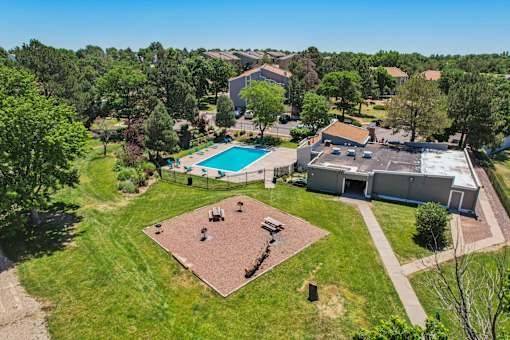 $1,545 / 3br - 1000ft2 - en Colorado Springs CO, Solicitud de Mantenimiento en Línea, 3H/2B (360 N Murray Blvd, Colorado Springs, CO)63687049653121121
