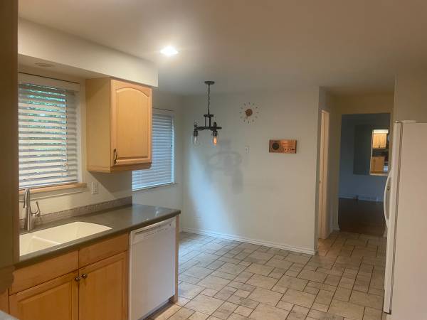 $3,395 / 4br - 1998ft2 - 4 Bedroom/2.5 Bath (DTC)63849272342787123