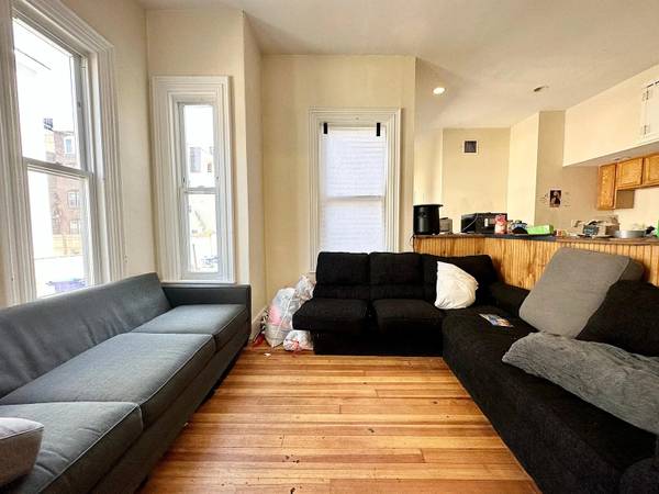 $950 / 8br - Allston Room in 8 Bed/3.5 Bath House | Near Harvard Avenue (Allston)63810062907267121
