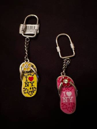 New York Sandal Keychain 1
