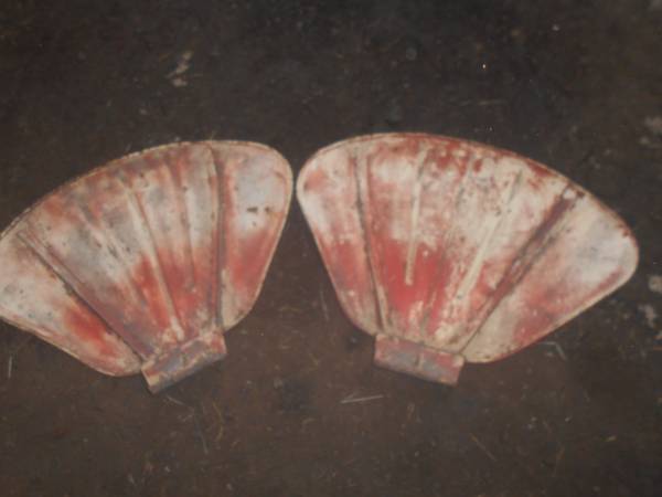 case fenders - $100 (racine)63471407700483120