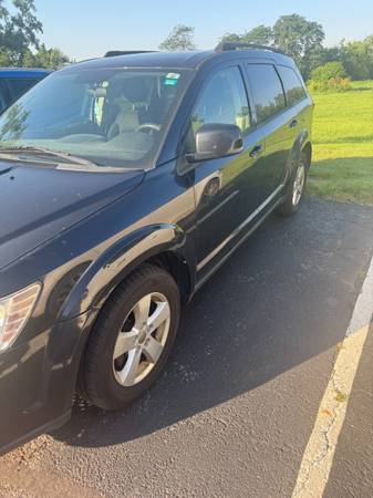 2011 Dodge Journey Mainstreet AWD - $1,750 (Grove City/Columbus)63478011434371123