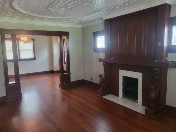 $2400.00 / 4br - 1925ft2 - Hermosa casa completamente remodelada63681733089539123