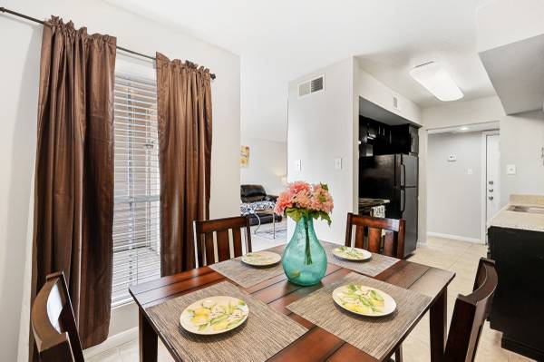 Do you need a larger Apt? The Terrace Apt gives you the solution...63761037411459122