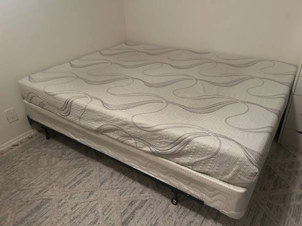 FREE Queen Mattress With Removable Washable Cover, Box Spring & Metal 1