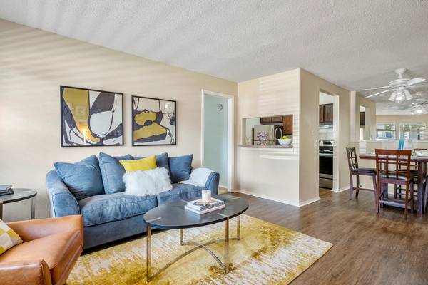 $930 / 2br - 950ft2 - 2/BD 2/BA, Playground, Stainless Steel Appliances (8114 W. Britton Rd., Oklahoma City, OK)63670503037315124