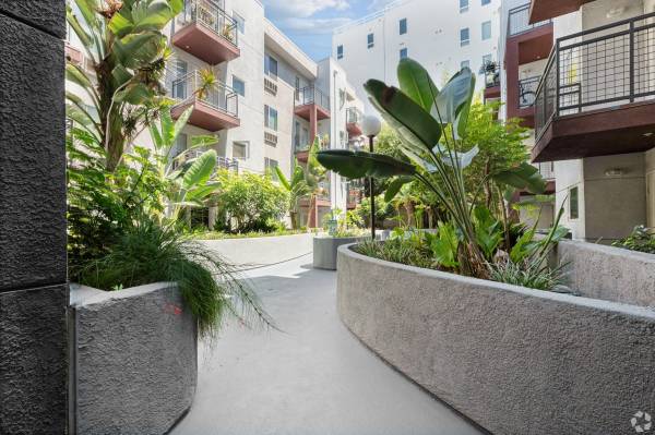 $1,988 / 2br - 735ft2 - ✨ Comfortable 62+ Living in LA (1221 W 7th St, Los Angeles, CA)63840114037891123