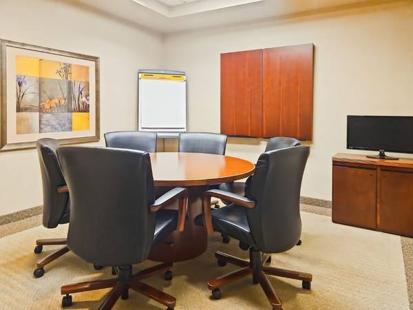 Client presentation coming up? Book a room on-demand now! 1