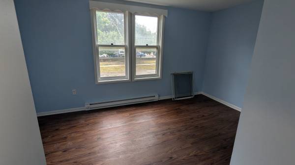 $950 / 2br - 500ft2 - Bienvenido a 322.5 W Maple (Lansing)63620275421955123