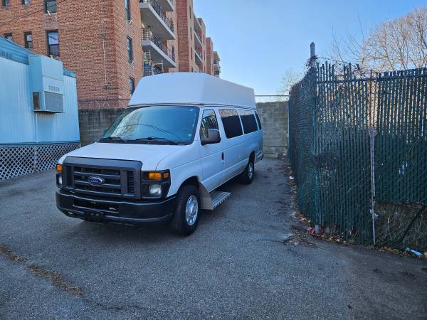 Ford Work van, LAST OF THE LOW MILEAGE ECONOLINES - $13,000 (Queens)63654712333953120