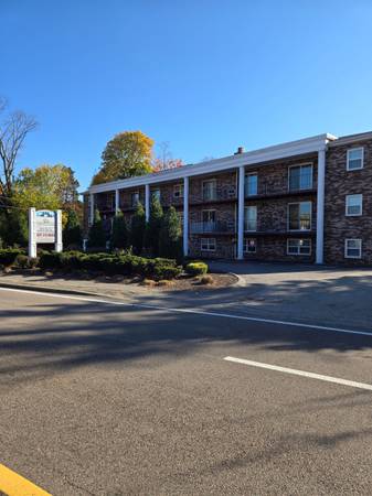 $1,895 / 1br - 700ft2 - North Weymouth King-sized Walk To Beach & Bus Out Front HT/HW Included63817562504067122
