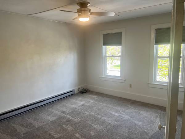 $1,600 / 2br - 1000ft2 - 2 bedroom apt walk to stores & shopping close to ESU/LVH (60 Brown Street)63951425473922124