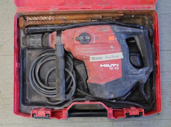 HILTI TE 70 AVR HAMMER DRILL 1