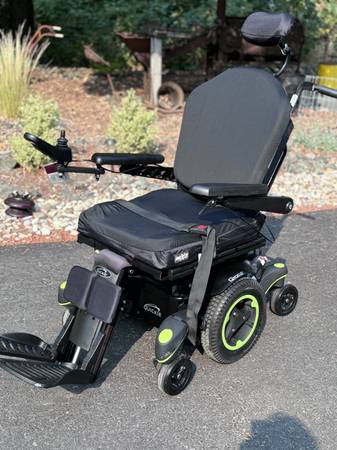 Electric Motorized Power Wheelchair Quickie Q700M 1