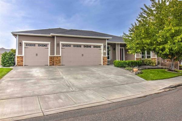$595,000 / 3br - 2506ft2 - OPEN HOUSE THIS SAT 1-3pm **NEW PRICE** (Creekstone neighborhood)64299111398914120