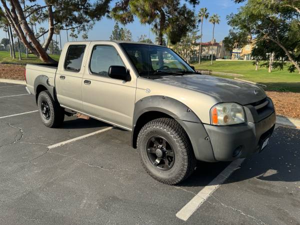 2001 Nissan Frontier Crew 1