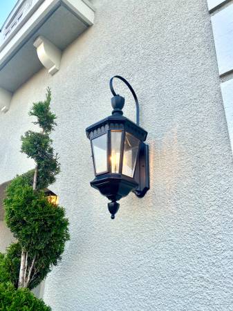 9 Hinkley Lighting Lanterns 1