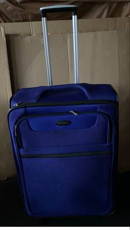Clean Samsonite Luggages 1
