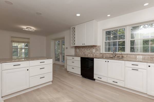 $7,000 / 5br - 2000ft2 - For Rent: Renovated Detached Home in North Arlington (Arlington)64040362201986124