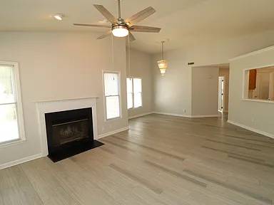 $950 / 2br - Stunning one level townhome 2 bed/2 bath close to Downtown Cary Park! (Cary, NC)63685998177539122
