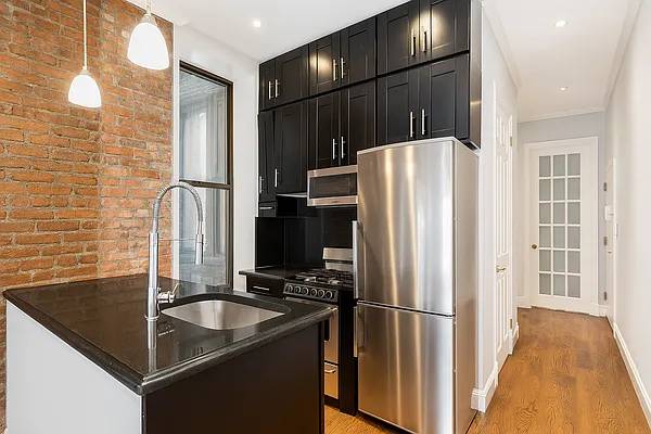 $4,295 / 1br - No Fee  spacious 1 bed  4295  soho Nolita Mott st call  929 724 - 0948 (SoHo)64033290958977123
