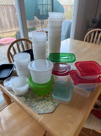 Free plastic containers 1