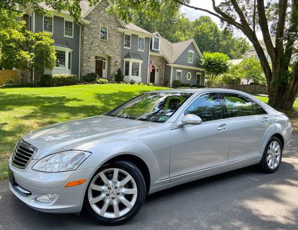 Increíble Mercedes S550 - impecable / bajo kilometraje - $8,995 (McLean)636162096221451224