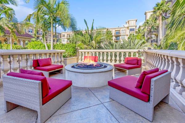 $3,299 / 2br - 948ft2 - 2 bedroom, 4 Saunas and Steam Rooms, Los Angeles CA63857624596737123