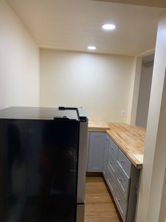 $1,525 / 425ft2 - Seaside studio with hardwood floors, nice, upstairs unit avail 12/01 (Seaside)64009497233922124