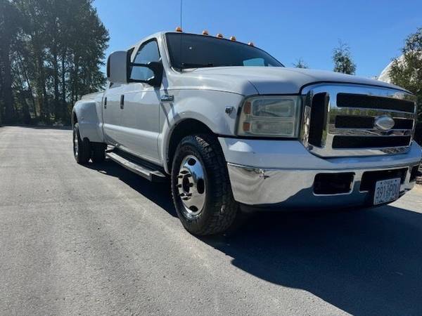 2006 Ford F-350 crew cab Super Duty XLT 4x2 only 129,000 miles - $10,995 (molalla)63441963089409127