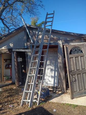 Aluminum Ladders 35-50 ft 1