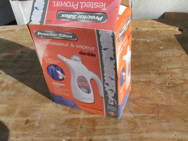 Handheld steamer by Proctor Silex in box 1