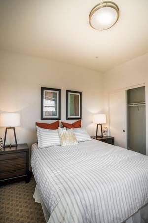 $2,999 / 2br - 1116ft2 - Pool, Spanish Speaking Staff, Spa/Hot Tub (Thousand Oaks)63981242875266121