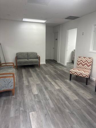 $1,400 / 621ft2 - Large Office Suite available - Suite112 (Phoenix)64024821436801121
