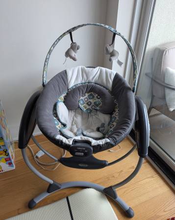 Graco Glider LX Gliding Swing 1