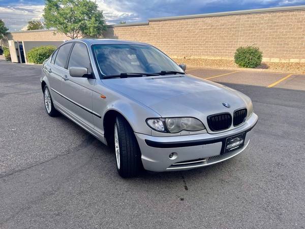 2003 BMW 3 Series 330xi 106K 2 DUEÑOS MUY LIMPIO Y TÍTULO LIMPIO - $5,700 (Auto Galleria LLC)63621853114115121