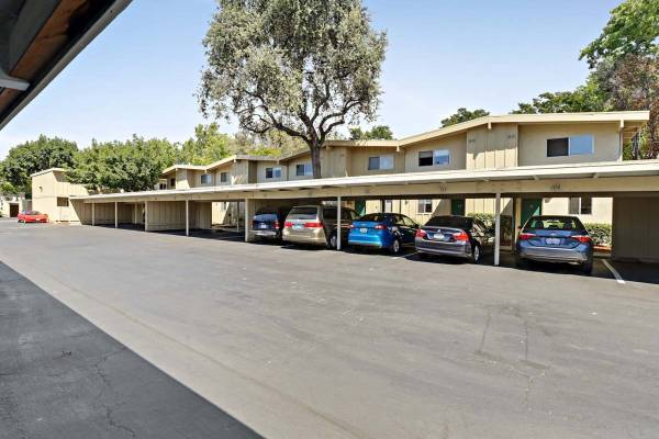 $3,075 / 2br - 844ft2 - 2/bd, Large Private Patios/Balconies, Laundry Facilities (fremont / union city / newark)64000588504706120
