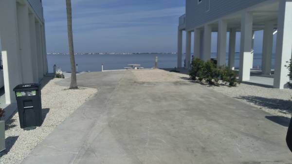 $1,800 Oceanfront Venture Out RV Lot for Rent November 2025 (Cudjoe Key)63923416161539121