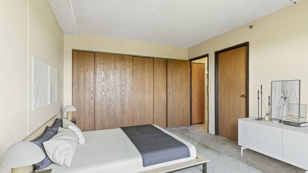 $1,185 / 1br - 811ft2 - 1/BD 1/BA, Large patio/balcony, Large kitchen (170 Ruth Street North, Saint Paul, MN)64048423008259122