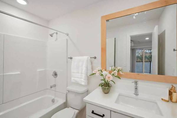 $1,795 / 2br - 936ft2 - Celebrate space and comfort in our 2 BR. (Beaverton - Beaverton Farmers' Market)63831608206083122