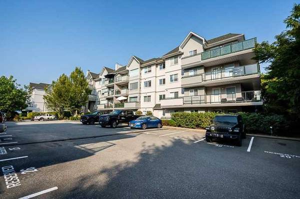 Top Floor Unit! Spacious 2-bedroom, 2-bathroom condo 1