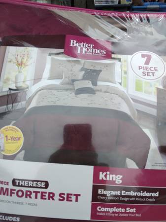 7 piece  king comforter  set - $30 (Barron)62957305466755122