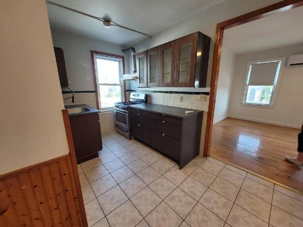 $1,900 / 2br - 650ft2 - Sm 2bdrm, location,stainless, coin laundry, Oct 1st (Federal Hill near Dexter Park)64002993643267120