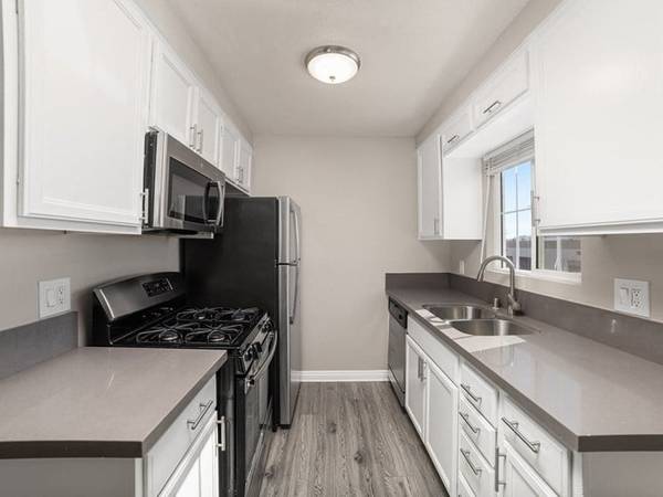 $1,999 / 2br - In Moreno Valley, Soothing Spa/Hot Tub, 2B/1B (23925 Bay Ave, Moreno Valley, CA)64028081986434123