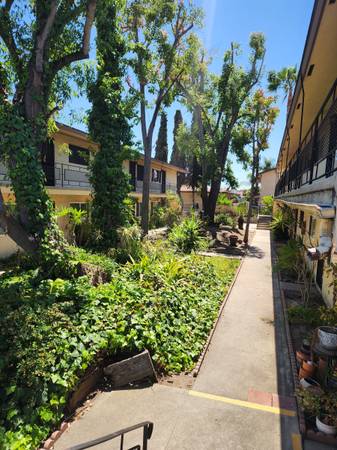 $2,170 / 2br - 900ft2 - LA MESA, SPACIOUS 2BR w/ BALCONY For Rent (La Mesa)63865815303297122