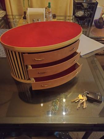 Vintage Jewelry Box - oval, table top, 1960's 1
